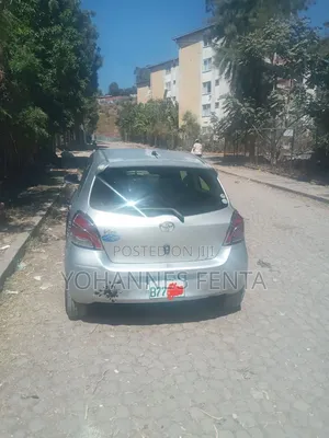 Toyota Yaris Base Hatchback 3dr 2010 Silver