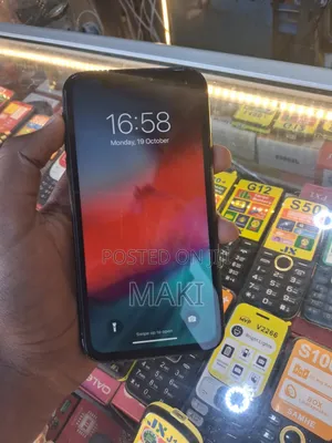 Apple iPhone XR 64 GB Black