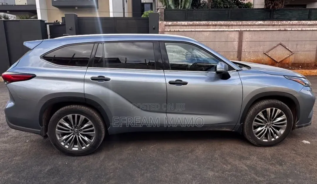 Toyota Highlander 2021 Gray