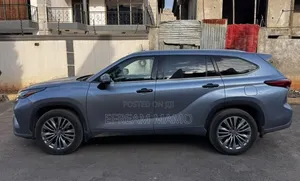 Toyota Highlander 2021 Gray