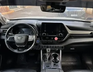 Toyota Highlander 2021 Gray