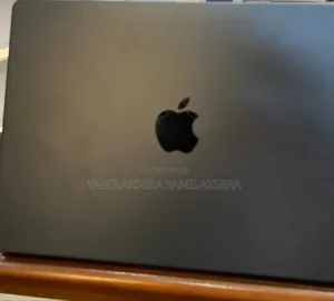 New Laptop Apple MacBook Pro 2025 M5 24GB Apple M5 SSD 1T