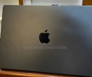 New Laptop Apple MacBook Pro 2025 M5 24GB Apple M5 SSD 1T