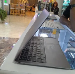 New Laptop Apple MacBook Air 2020 M1 8GB Apple M1 SSD 256GB
