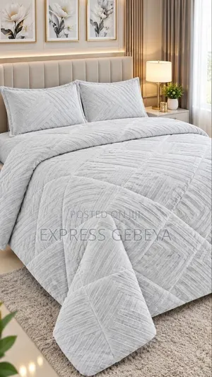 Quality Comforter ውብ እና ምቹ ኮንፈርቶች
1 ኮምፈርት
1 አንሶላ እና
2 ትራስ ልብስ የያዘ