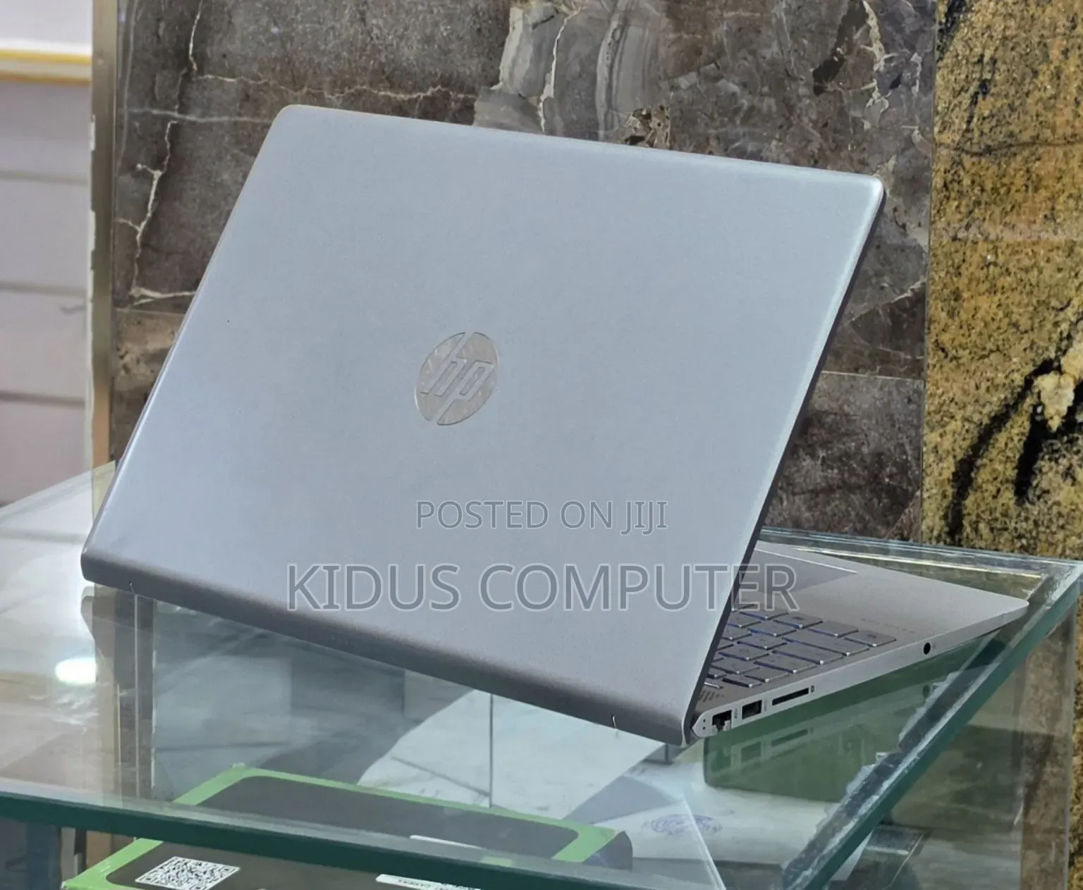 New Laptop HP Pavilion 15 8GB Intel Core i5 SSD 256GB