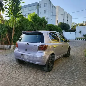 Toyota Vitz 2004 Silver