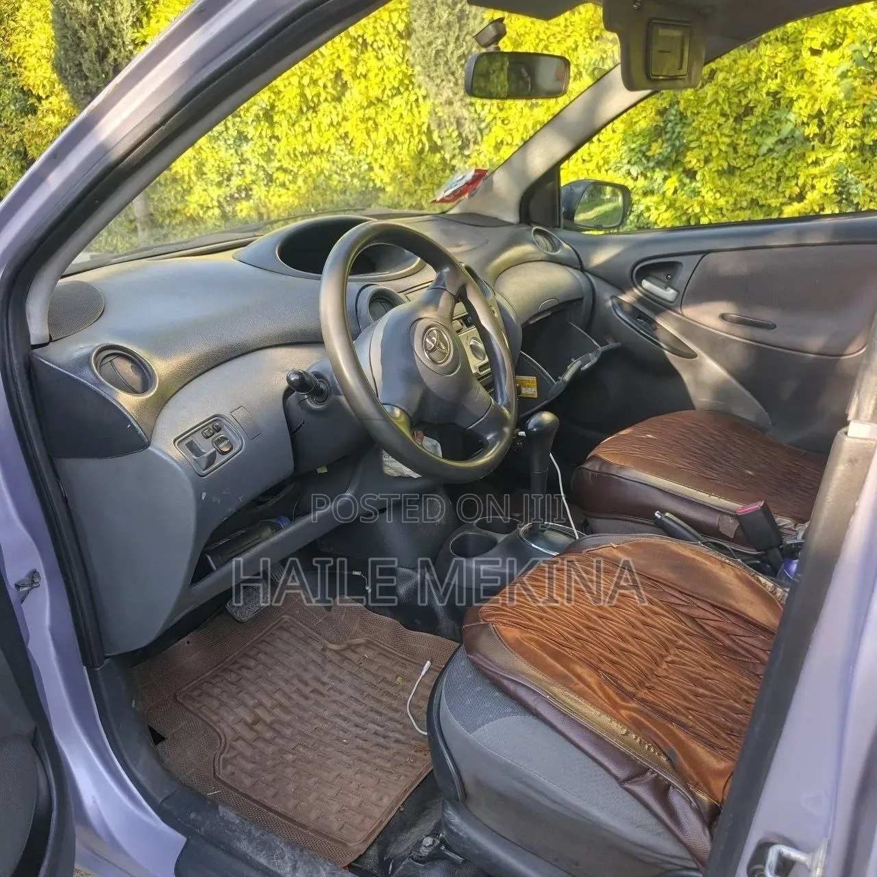 Toyota Vitz 2004 Silver