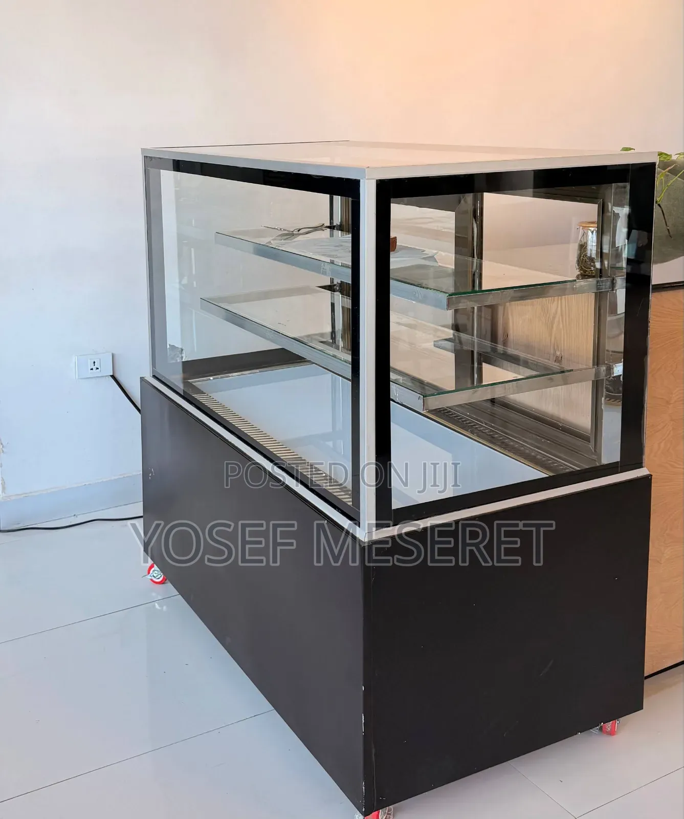 Ugur Cake Display Fridge