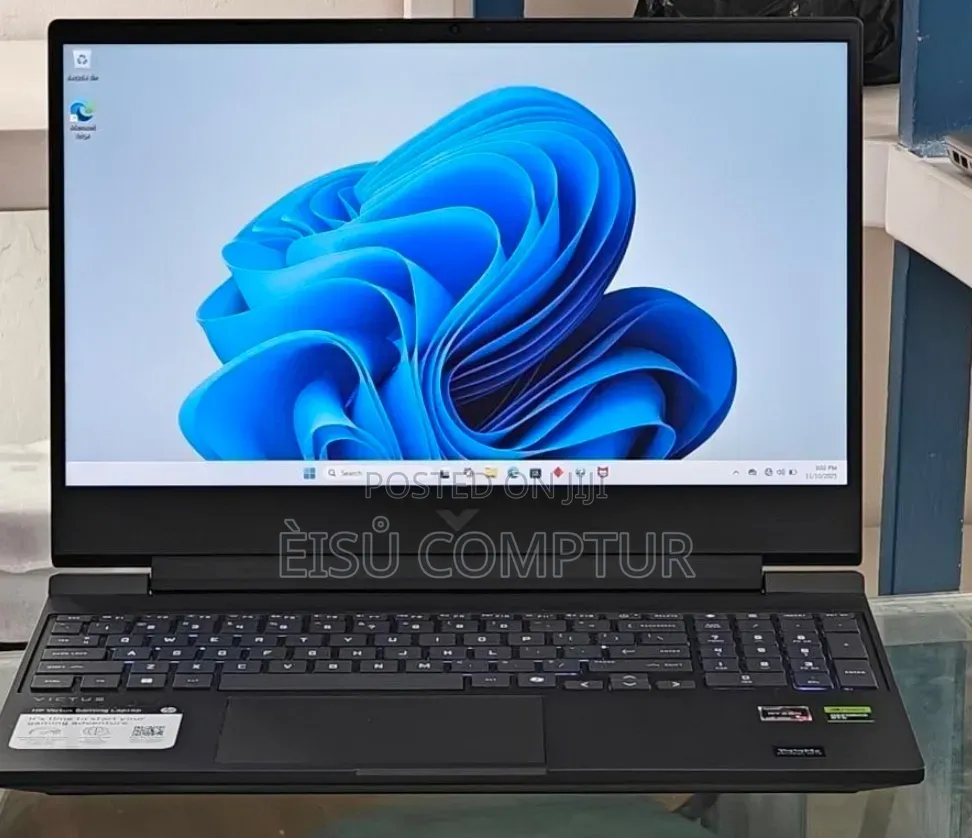 New Laptop HP Victus 15 16GB AMD Ryzen 7 SSD 512GB