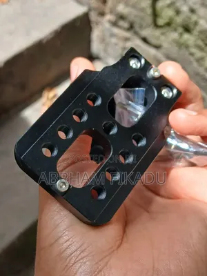 L-Bracket Plate for Portrait Video and Photo