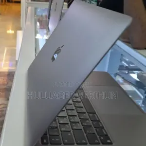 New Laptop Apple MacBook Air 2020 M1 8GB Apple M1 SSD 256GB