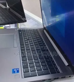 New Laptop HP ZBook Firefly 16inch G9 16GB Intel Core i7 SSD 512GB