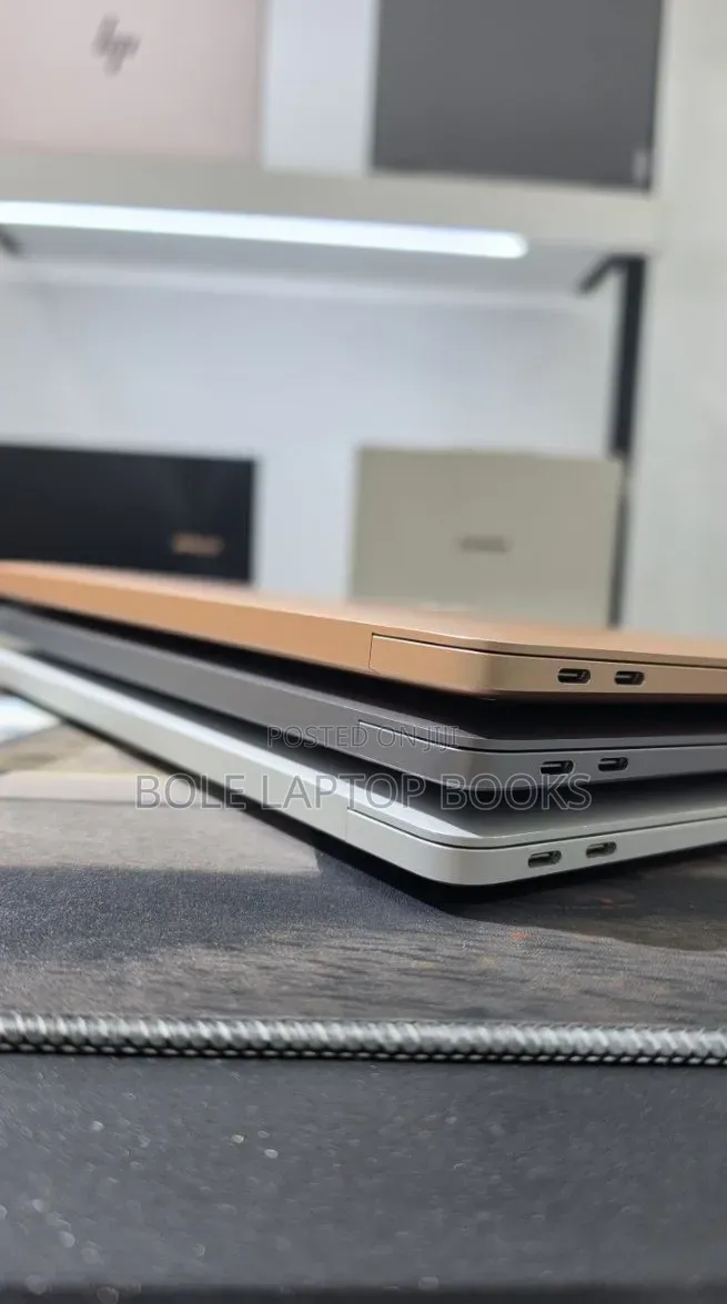 New Laptop Apple MacBook Air 2020 M1 8GB Apple M1 SSD 256GB