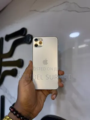 New Apple iPhone 11 Pro Max 64 GB White