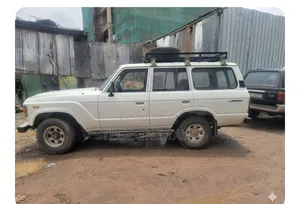 Toyota Land Cruiser 1985 White
