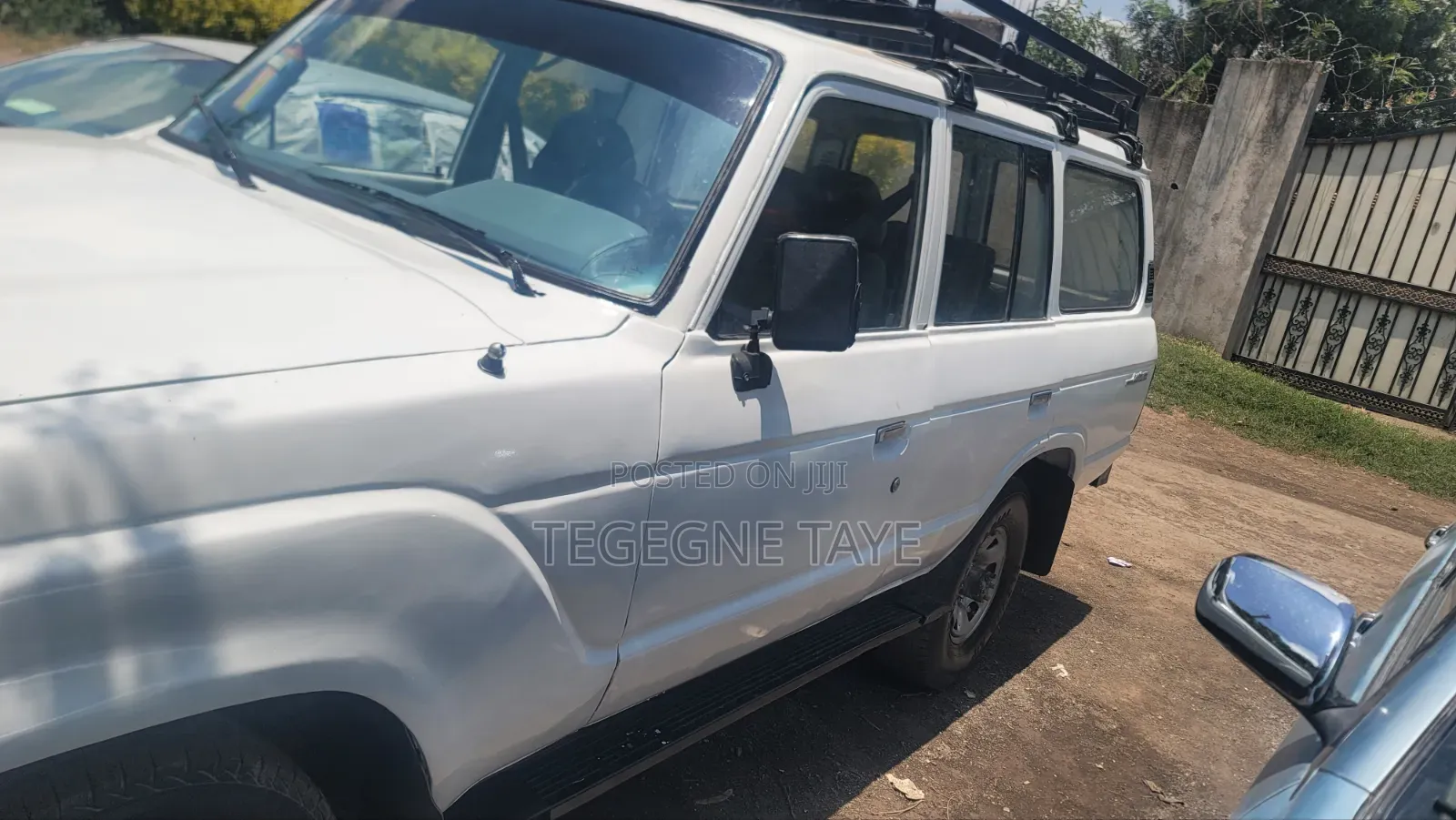 Toyota Land Cruiser 1985 White