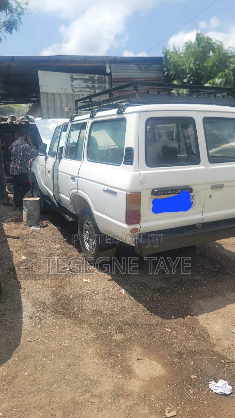 Toyota Land Cruiser 1985 White
