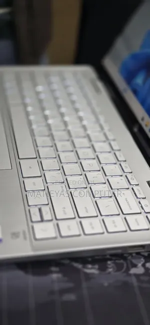 New Laptop HP Pavilion 14 8GB Intel Core i5 SSD 512GB
