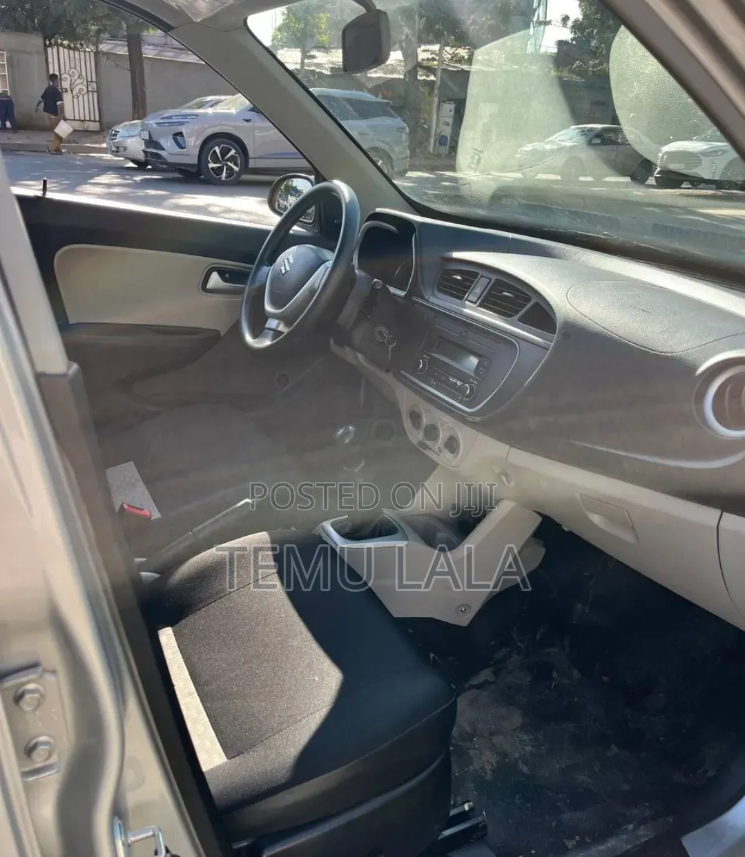 Suzuki Alto 2023 White
