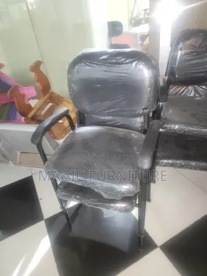 Gust Chair With Arm
