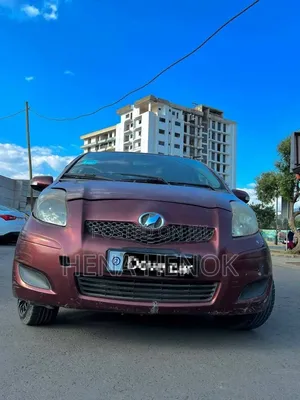 Toyota Yaris 2010 Burgundy