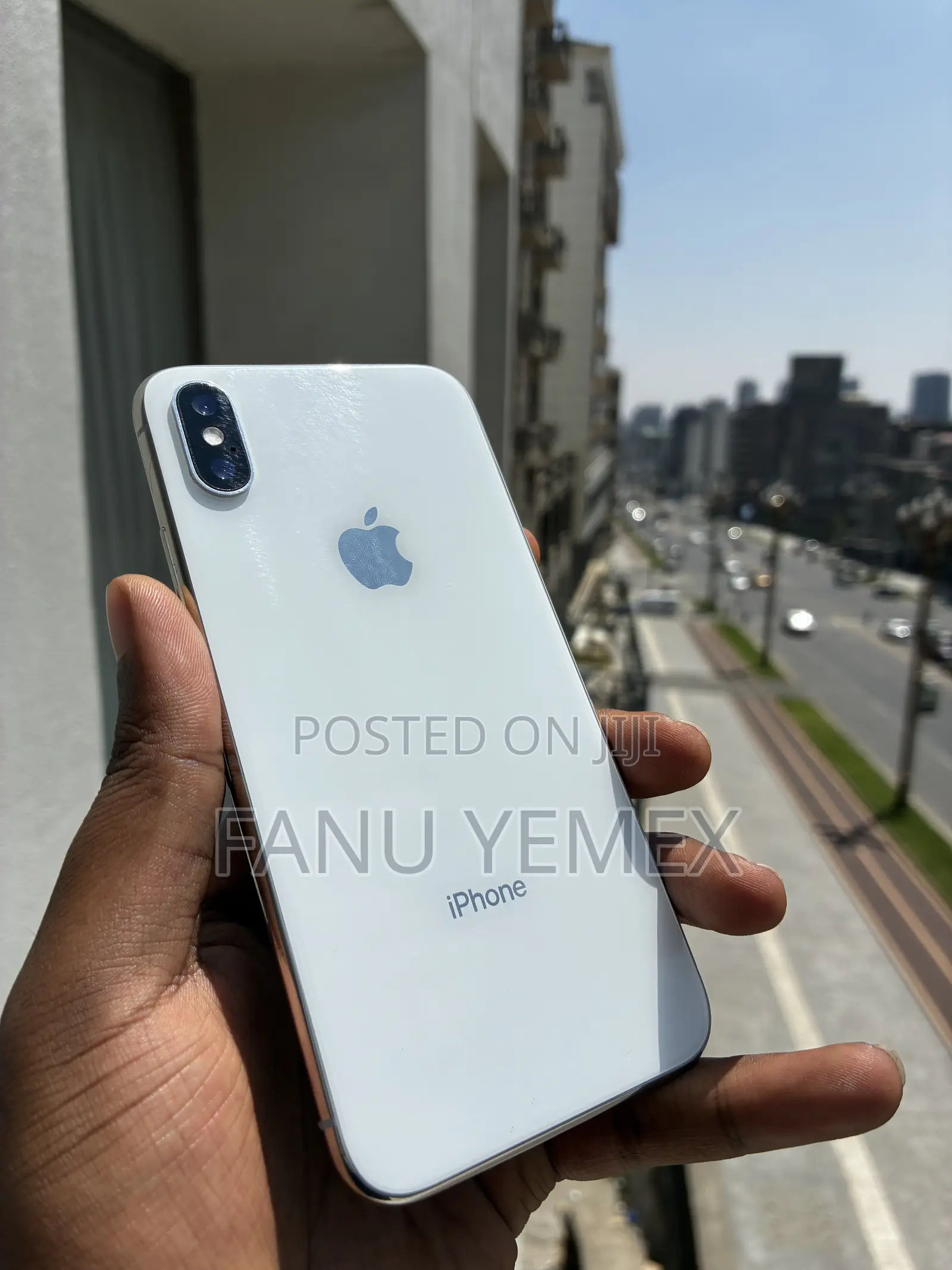 Apple iPhone X 64 GB White