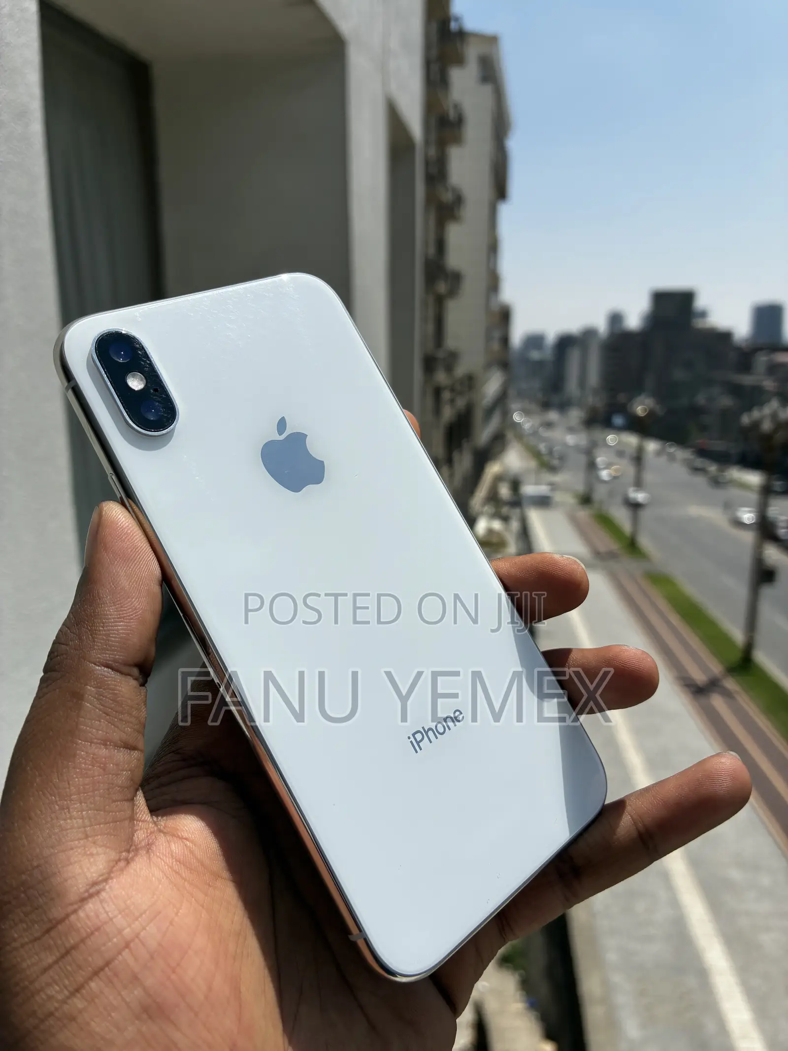 Apple iPhone X 64 GB White