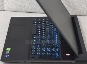 New Laptop Alienware M18 R2 32GB Intel Core i9 SSD 2T