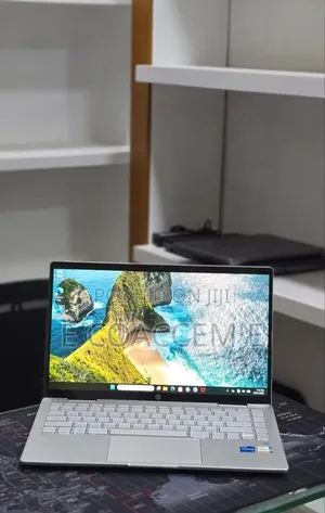 New Laptop HP Pavilion x360 8GB Intel Core i5 SSD 512GB