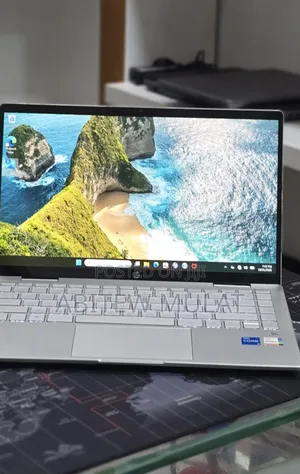 New Laptop HP Pavilion x360 8GB Intel Core i5 SSD 512GB