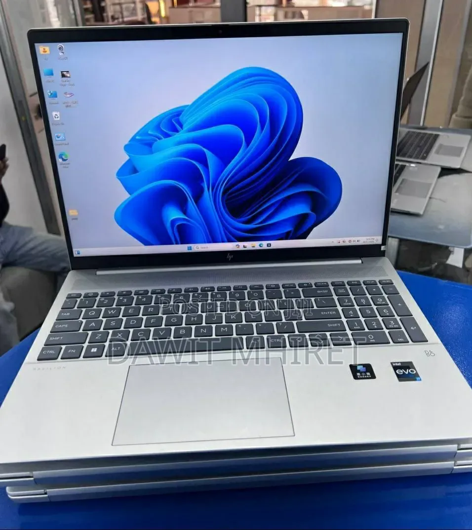 New Laptop HP Pavilion 13 16GB Intel Core i7 SSD 1T