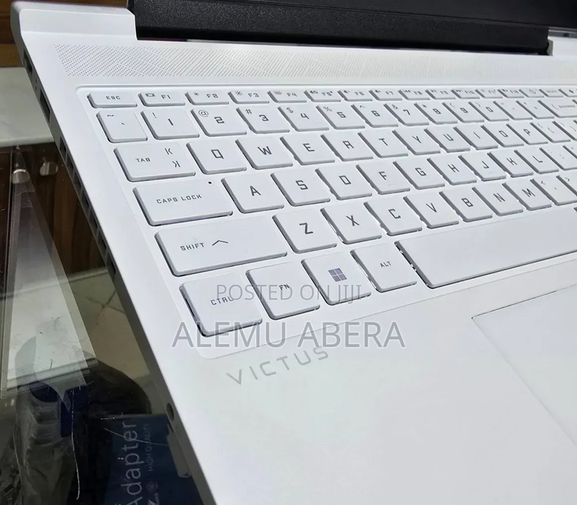 New Laptop HP Victus 16 16GB AMD Ryzen 7 SSD 1T