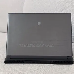 New Laptop Alienware M18 R2 32GB Intel Core i9 SSD 2T