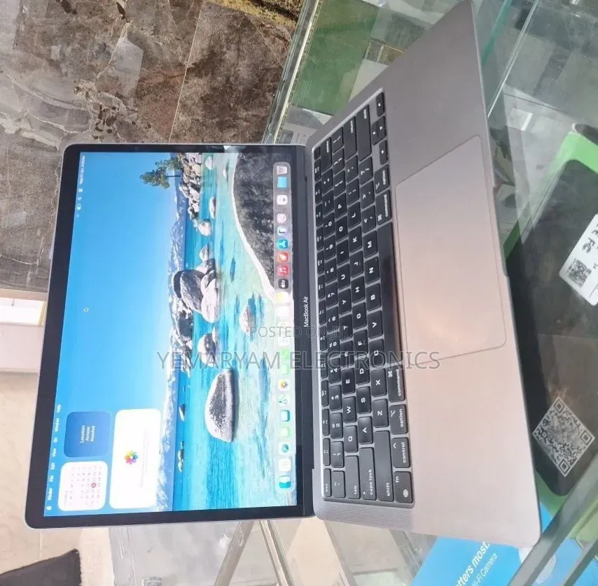 New Laptop Apple MacBook Air 2020 M1 8GB Apple M1 SSD 256GB