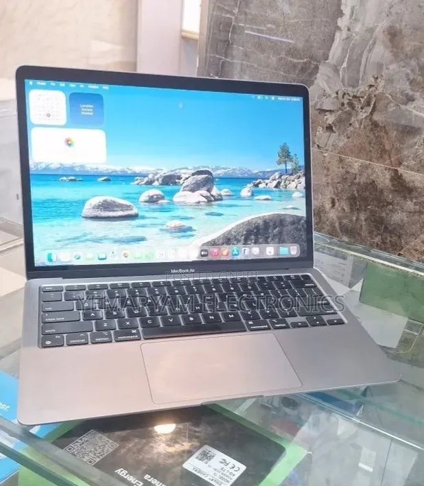 New Laptop Apple MacBook Air 2020 M1 8GB Apple M1 SSD 256GB