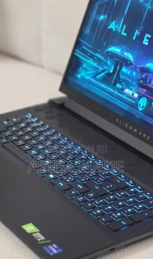 New Laptop Alienware M18 R2 32GB Intel Core i9 SSD 1T