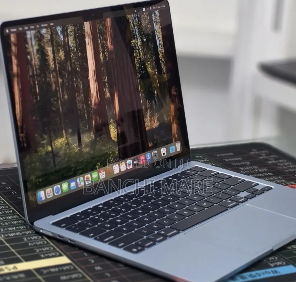 New Laptop Apple MacBook Air 2025 M4 16GB Apple M4 SSD 256GB