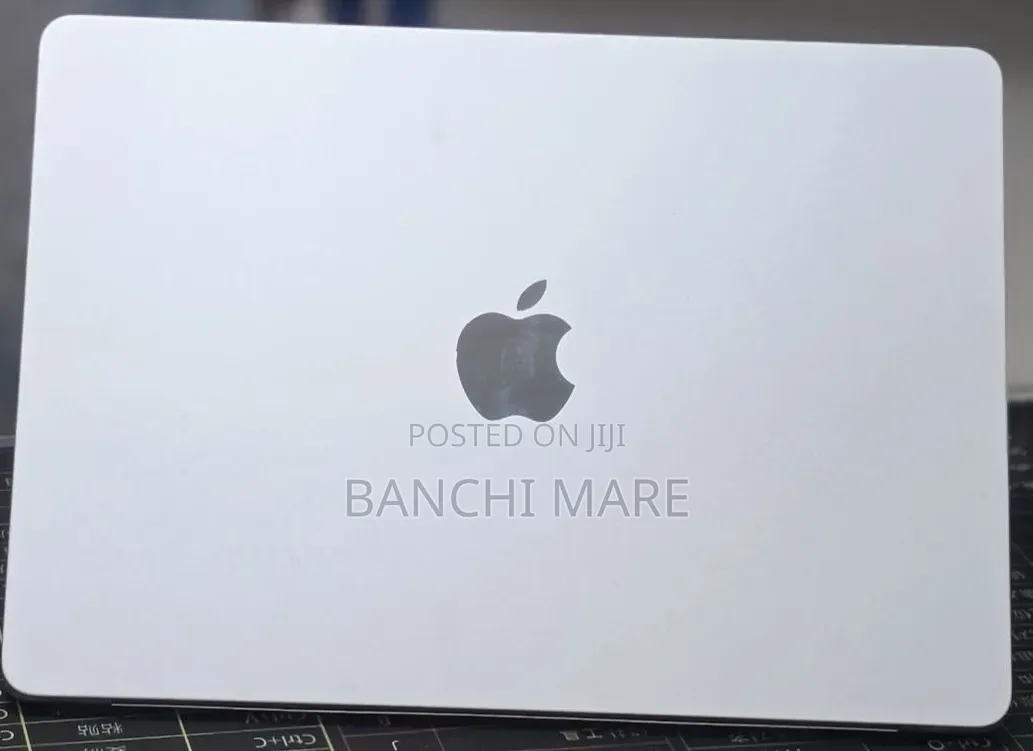 New Laptop Apple MacBook Air 2025 M4 16GB Apple M4 SSD 256GB
