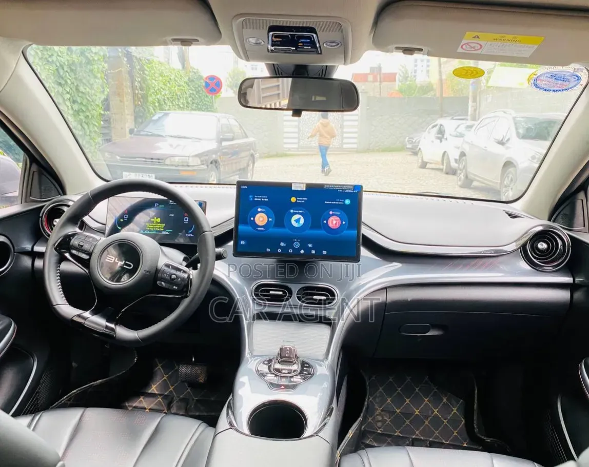 BYD E2 43 kWh 94 hp FWD 2025 Gray