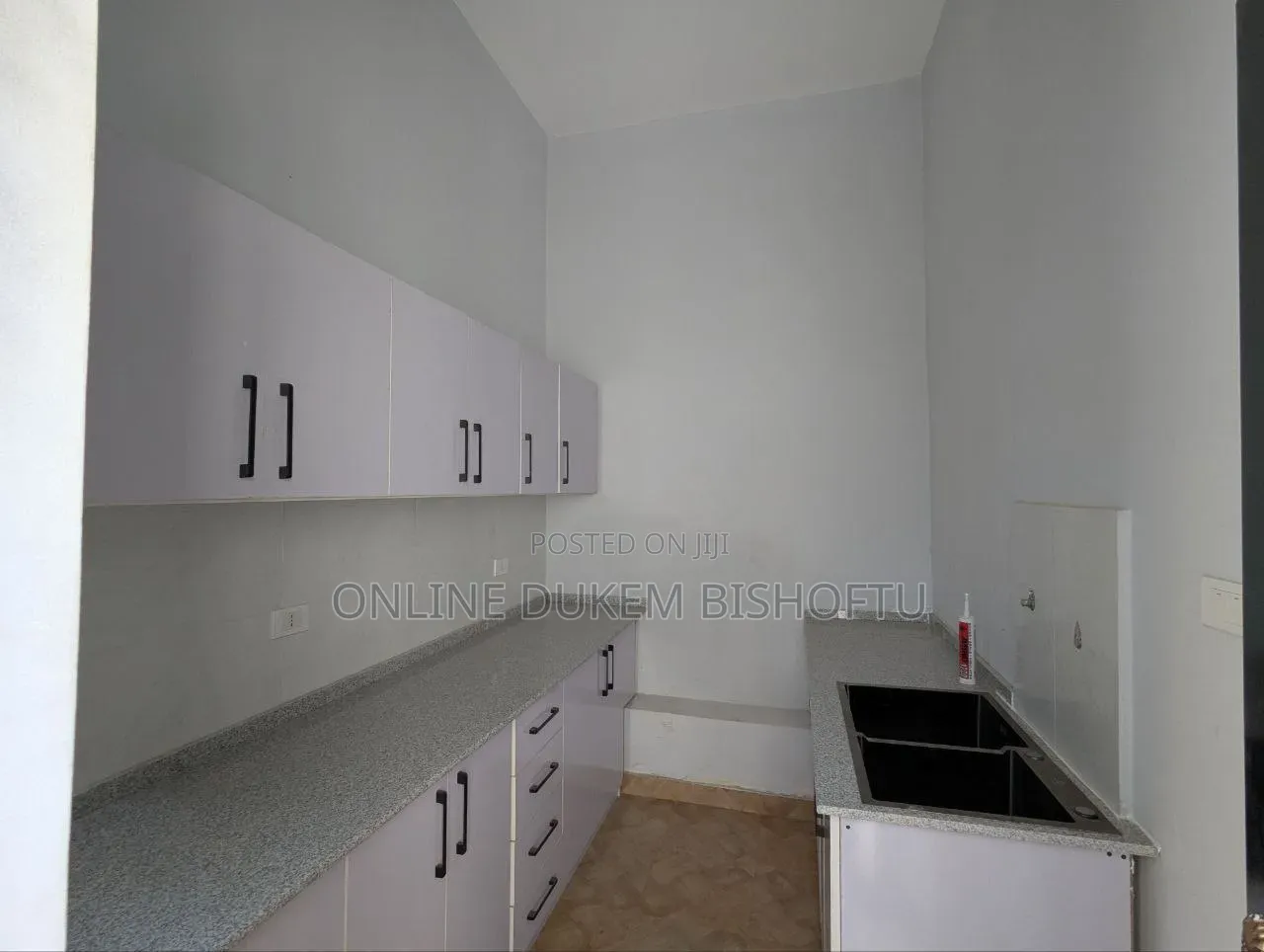 Furnished 8bdrm Villa in Dukem Bishoftu, East Shewa for sale