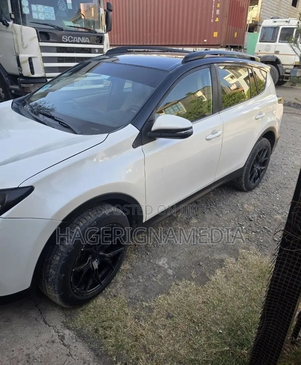 Toyota RAV4 2014 White