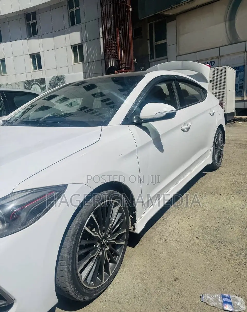 Hyundai Avante 2017 White