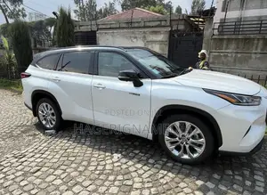 Toyota Highlander 2024 White
