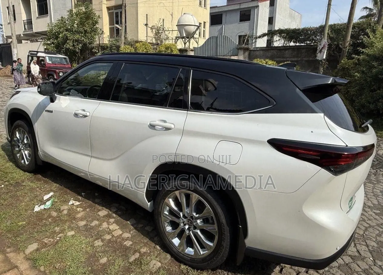 Toyota Highlander 2024 White