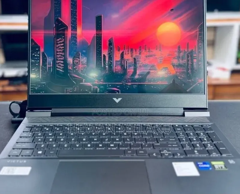 New Laptop HP Victus 16 16GB Intel Core i7 SSD 512GB