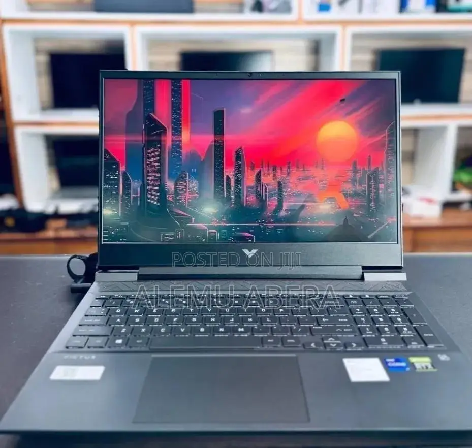 New Laptop HP Victus 16 16GB AMD Ryzen 7 SSD 512GB