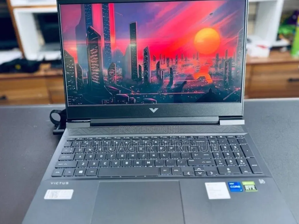 New Laptop HP Victus 16 16GB Intel Core i7 SSD 512GB