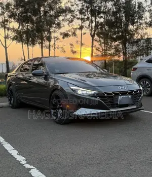 Hyundai Avante 2022 Gray