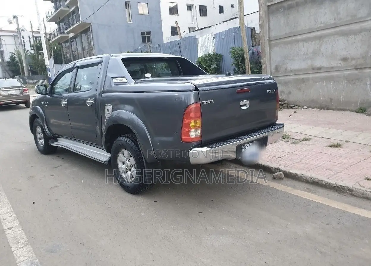 Toyota Hilux 2008 Black